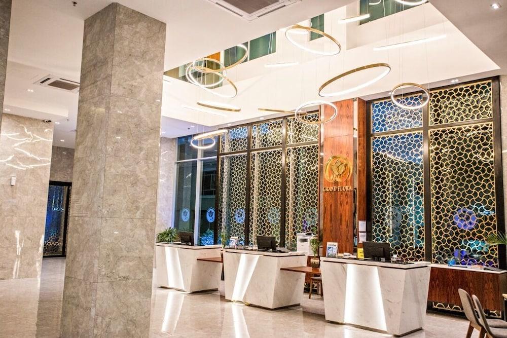 Grand Flora Hotel Malacca Екстер'єр фото