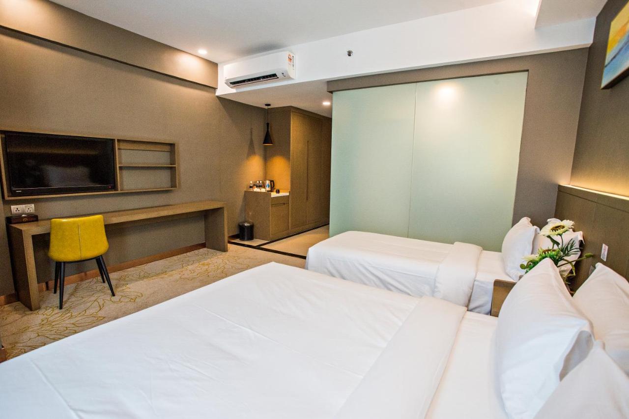 Grand Flora Hotel Malacca Екстер'єр фото