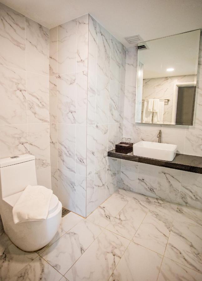 Grand Flora Hotel Malacca Екстер'єр фото