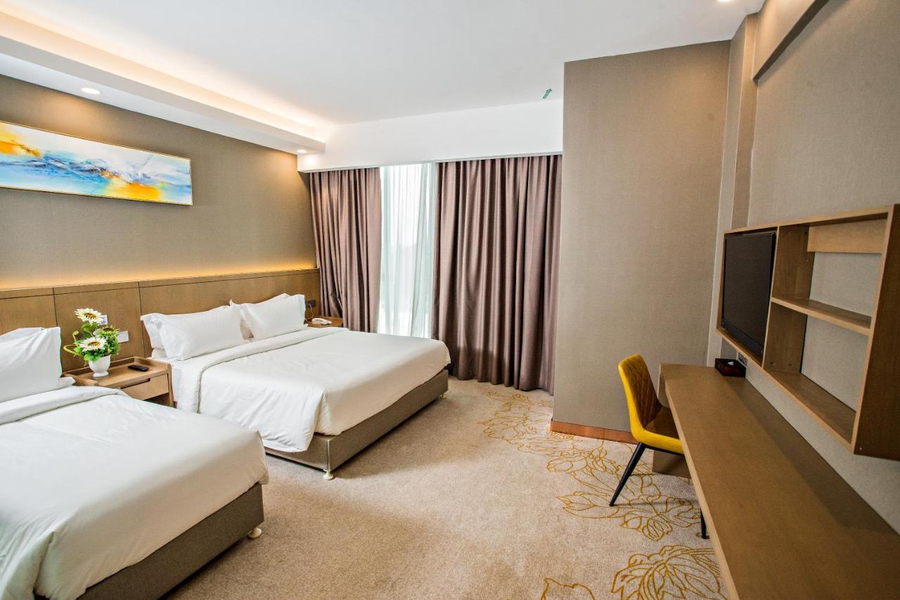 Grand Flora Hotel Malacca Екстер'єр фото