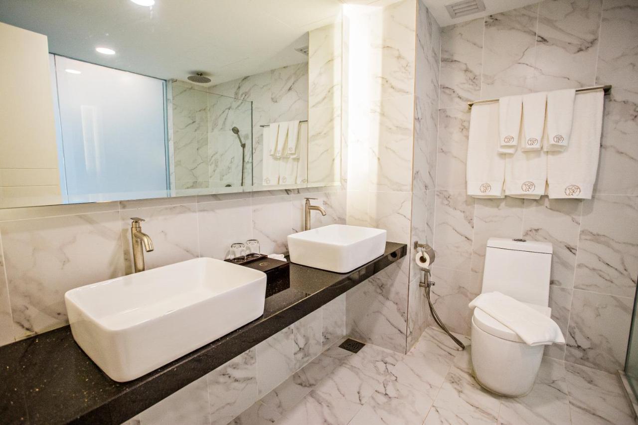 Grand Flora Hotel Malacca Екстер'єр фото