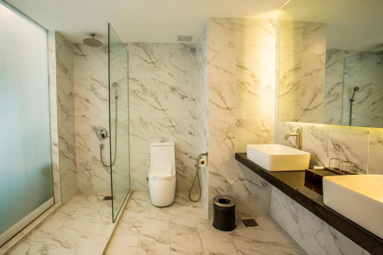 Grand Flora Hotel Malacca Екстер'єр фото