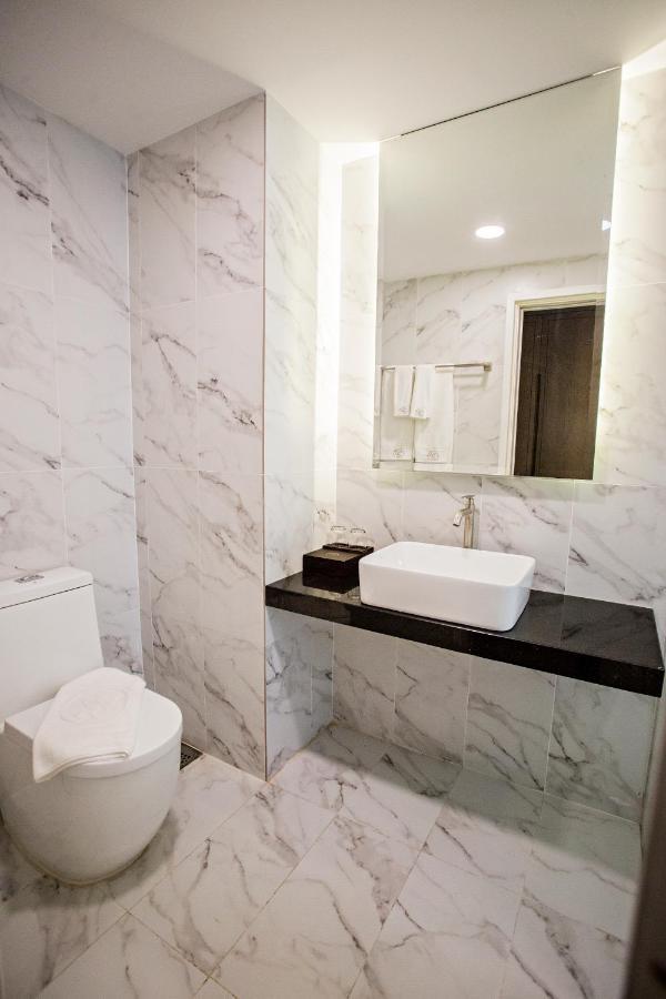 Grand Flora Hotel Malacca Екстер'єр фото